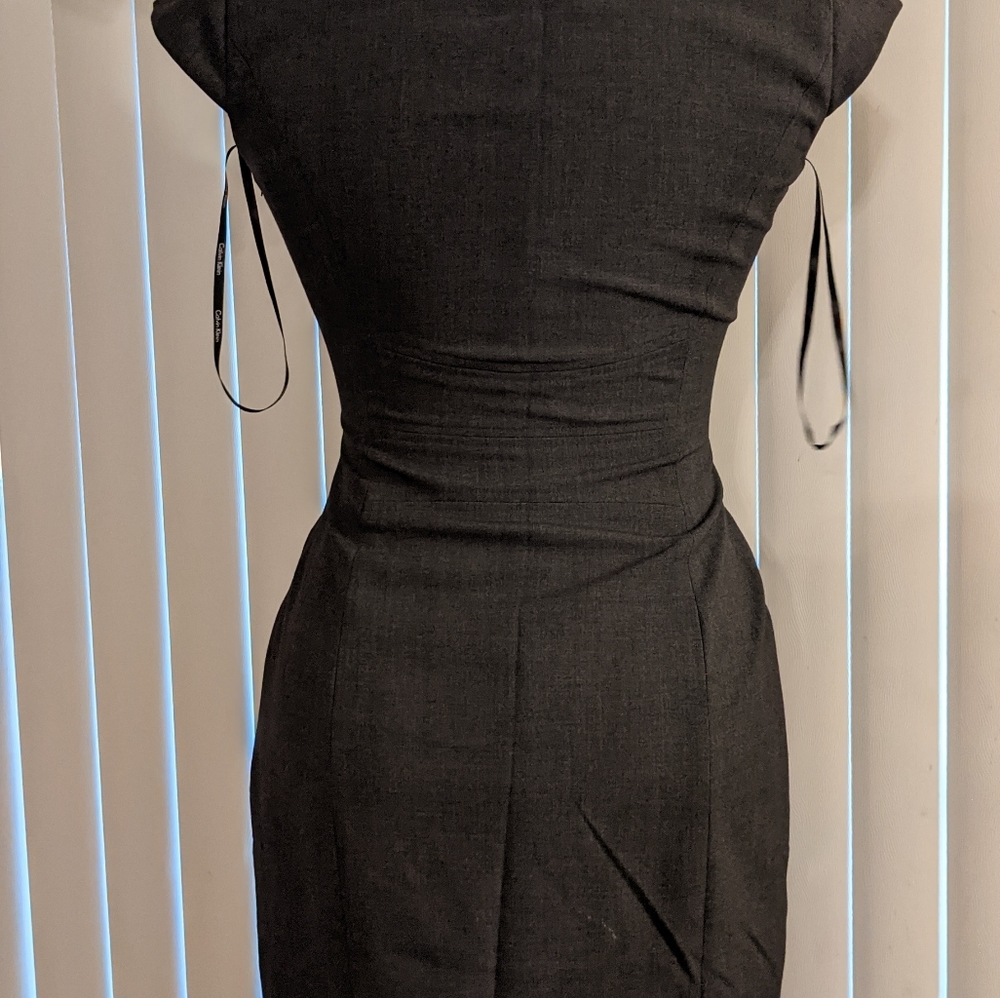 Dress - Picture 5 of 6